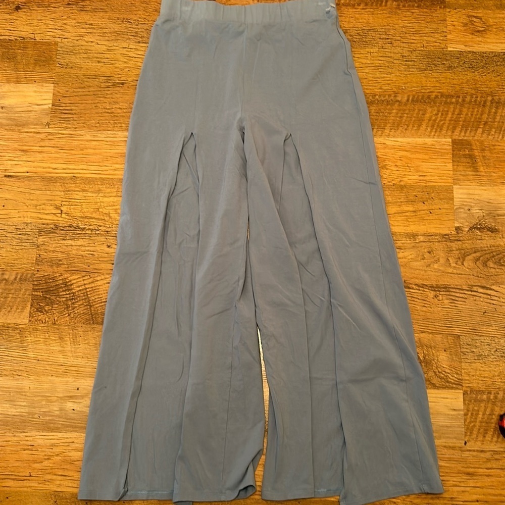 Fanna Vegan Sustainable Ethical Grey Blue Flared Front Leg Slit Yoga Pant B17